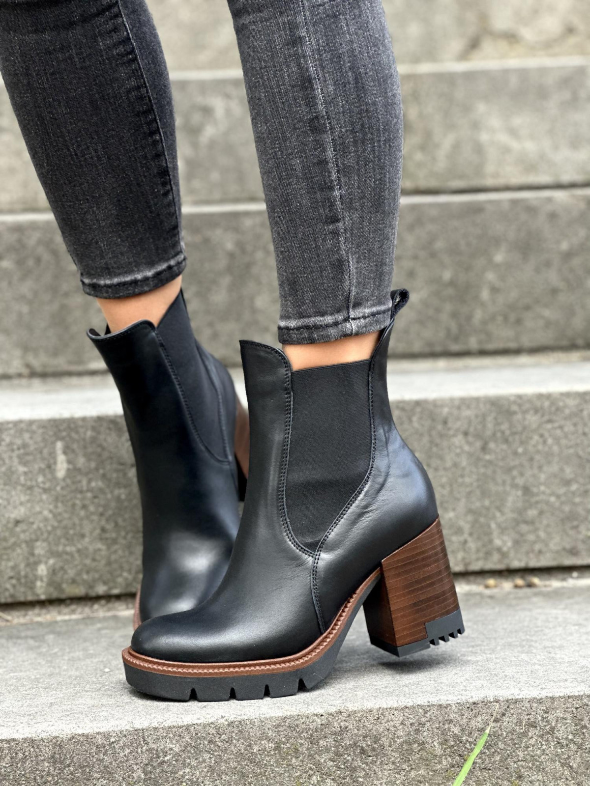 Czarne botki skórzane OLEKSY Polskiej produkcji