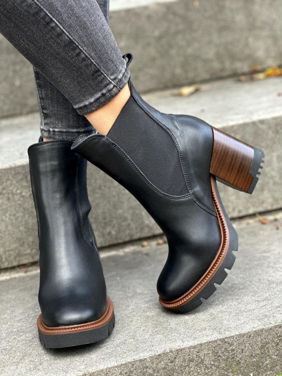 Czarne botki skórzane OLEKSY Polskiej produkcji
