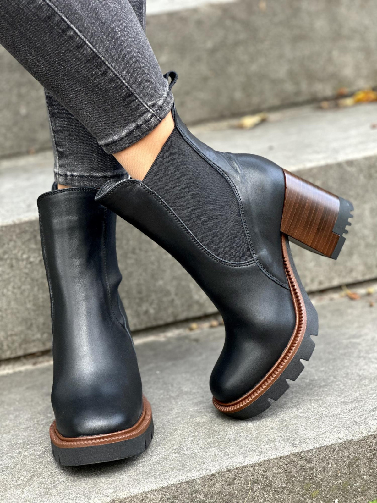 Czarne botki skórzane OLEKSY Polskiej produkcji