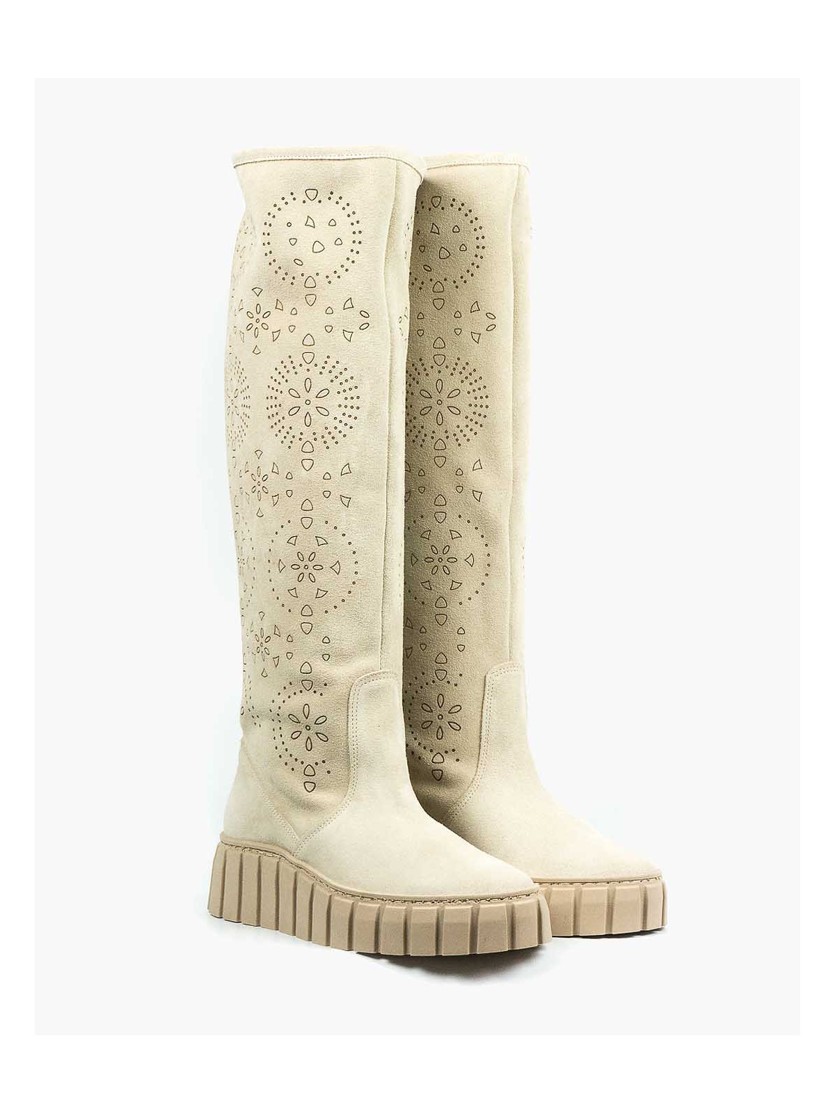 Beżowe kozaki damskie skórzane