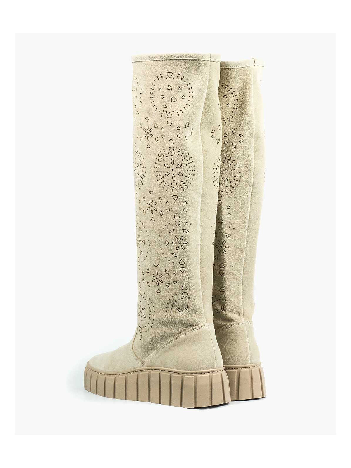 Beżowe kozaki damskie skórzane