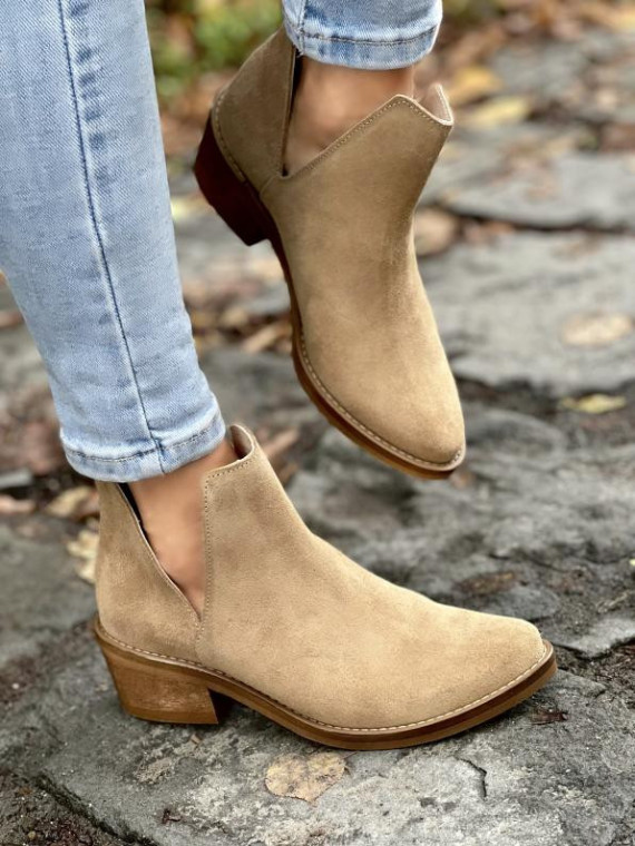 Beżowe botki damskie skórzane