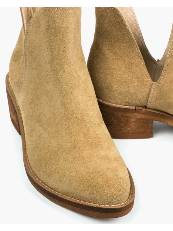 Beżowe botki damskie skórzane