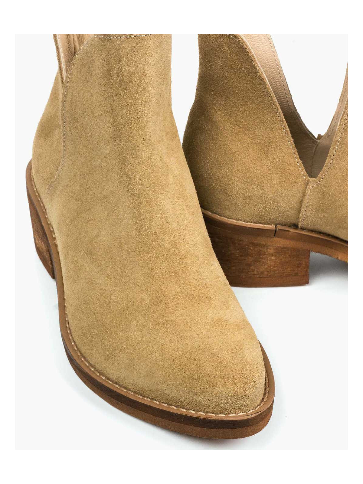 Beżowe botki damskie skórzane