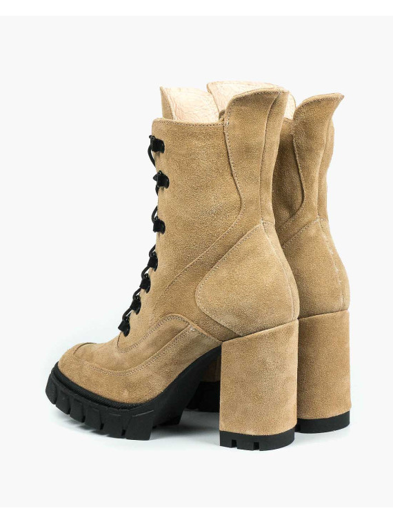 Beżowe botki damskie skórzane