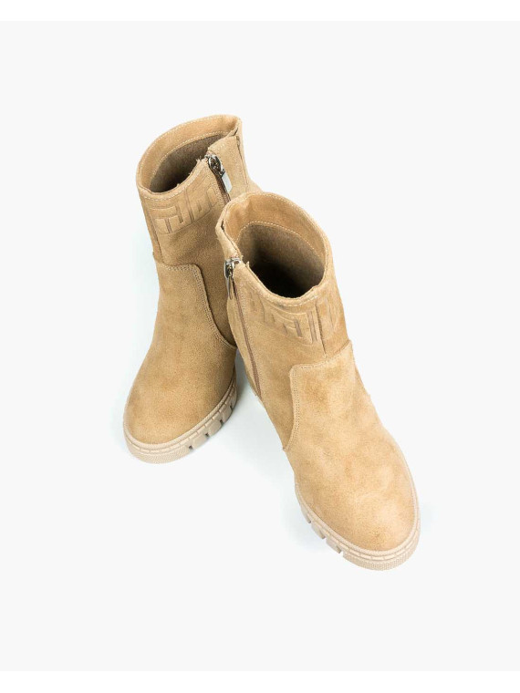 Beżowe botki damskie skórzane