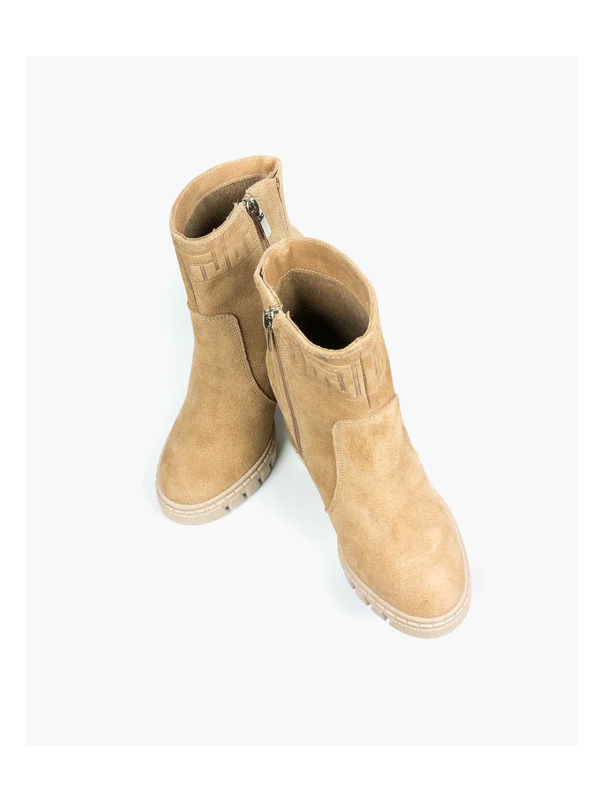 Beżowe botki damskie skórzane