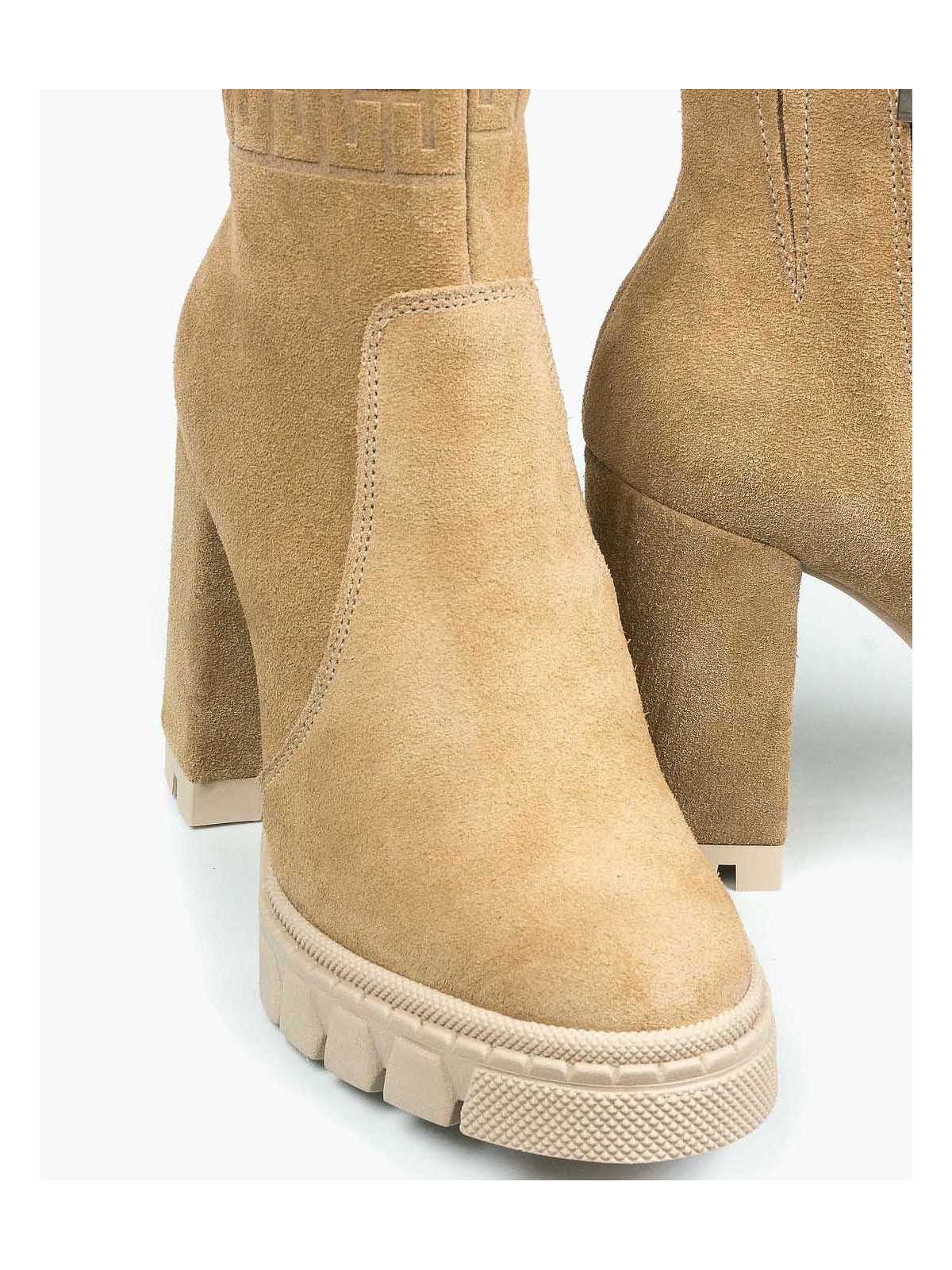 Beżowe botki damskie skórzane