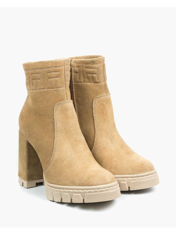 Beżowe botki damskie skórzane