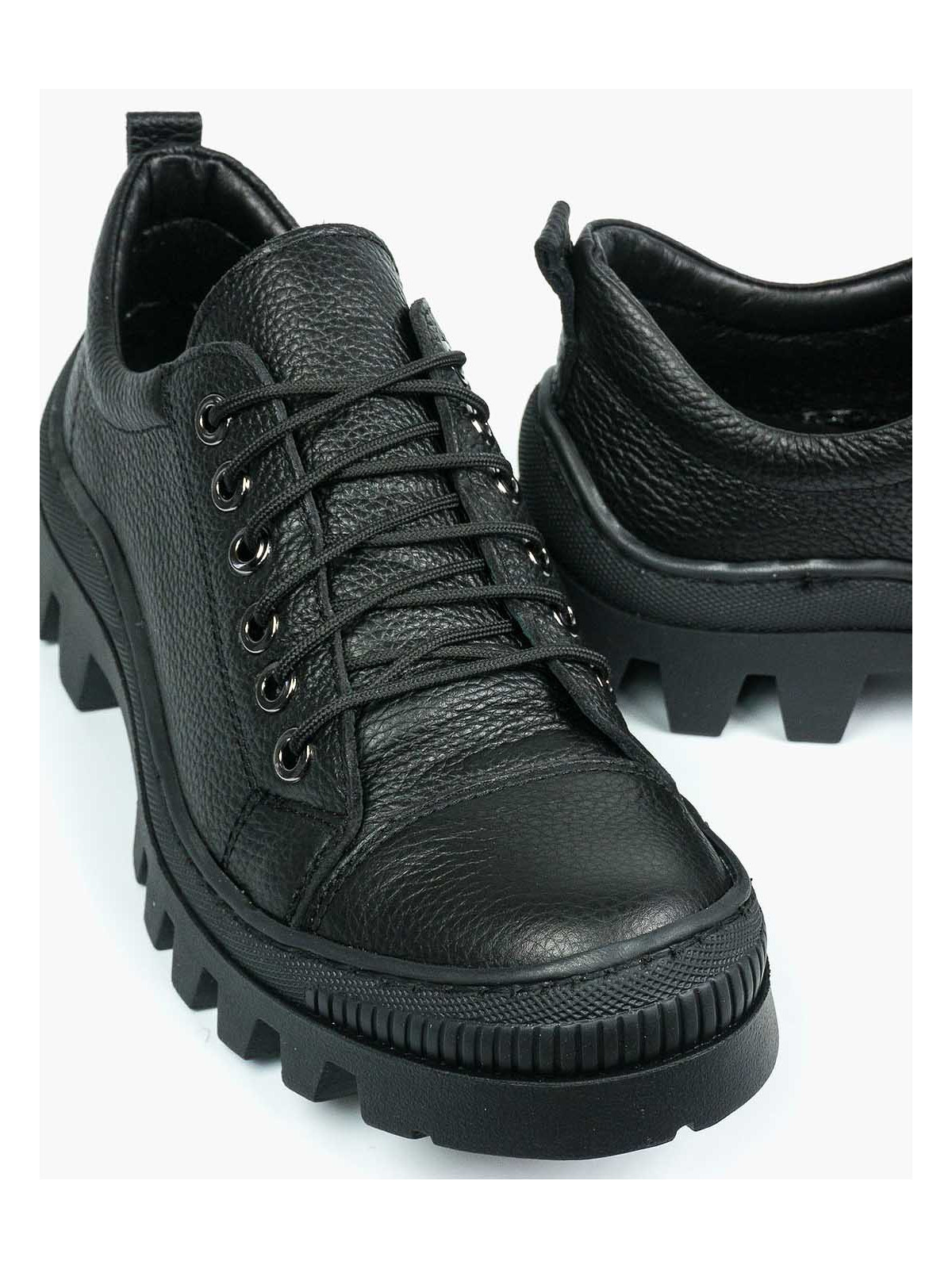 Czarne trapery damskie skórzane