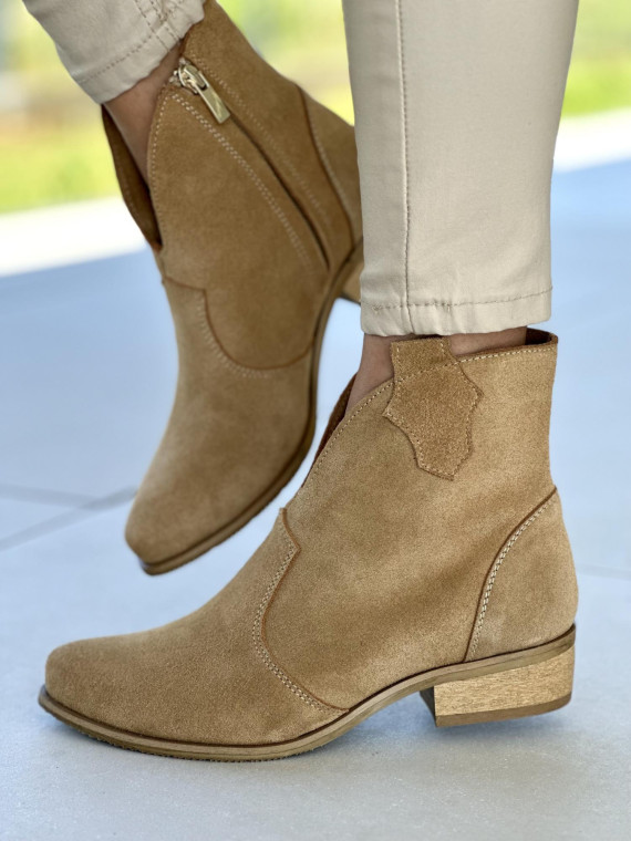 Beżowe botki damskie skórzane