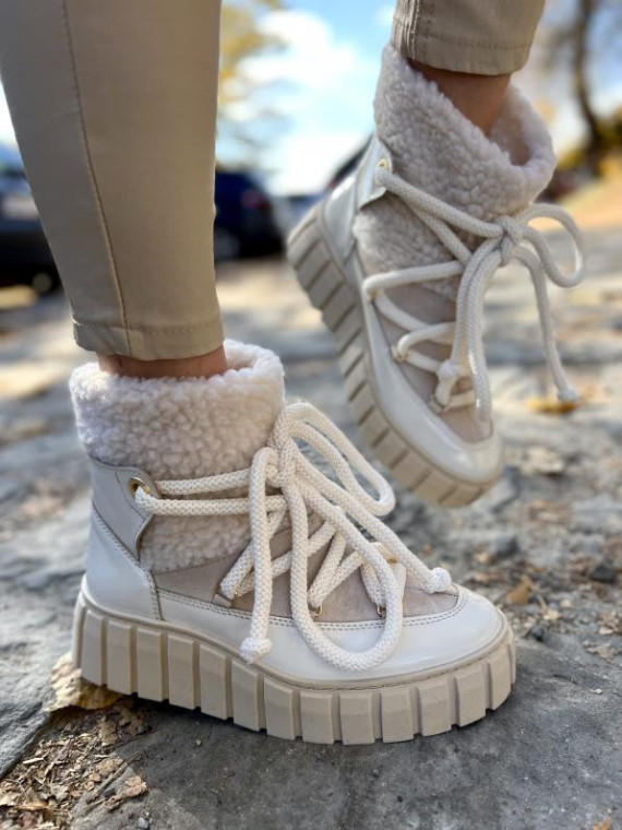 Beżowe śniegowce damskie skórzane