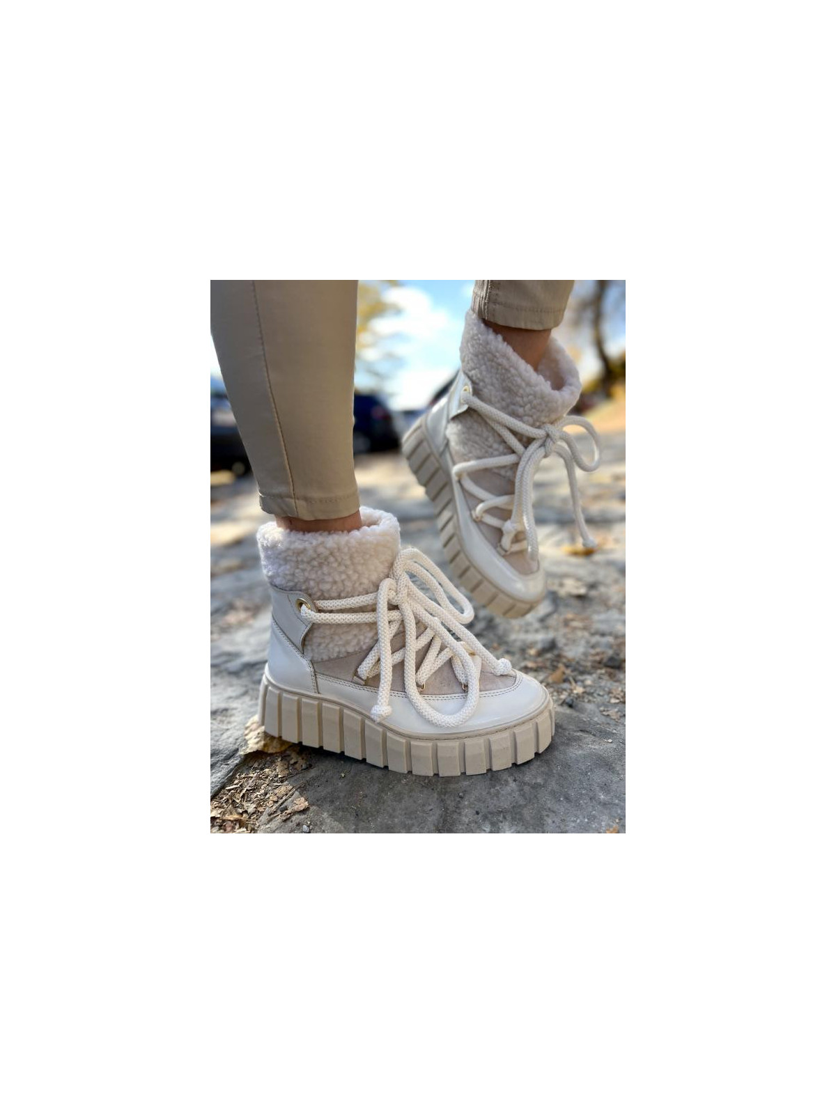 Beżowe śniegowce damskie skórzane