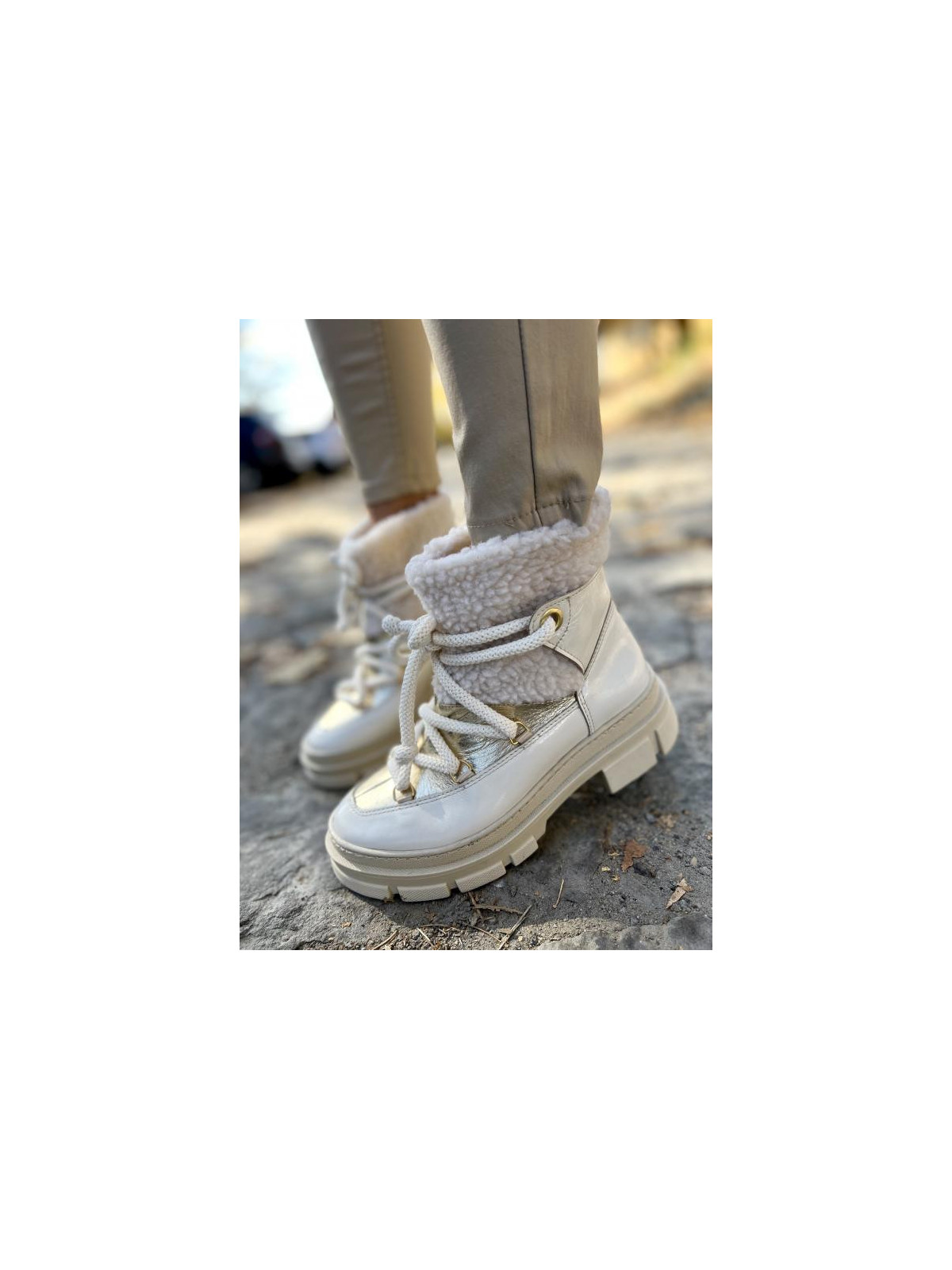 Beżowe śniegowce damskie skórzane