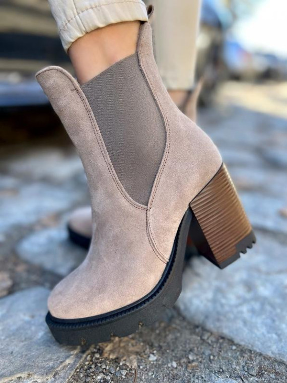 Beżowe botki damskie skórzane