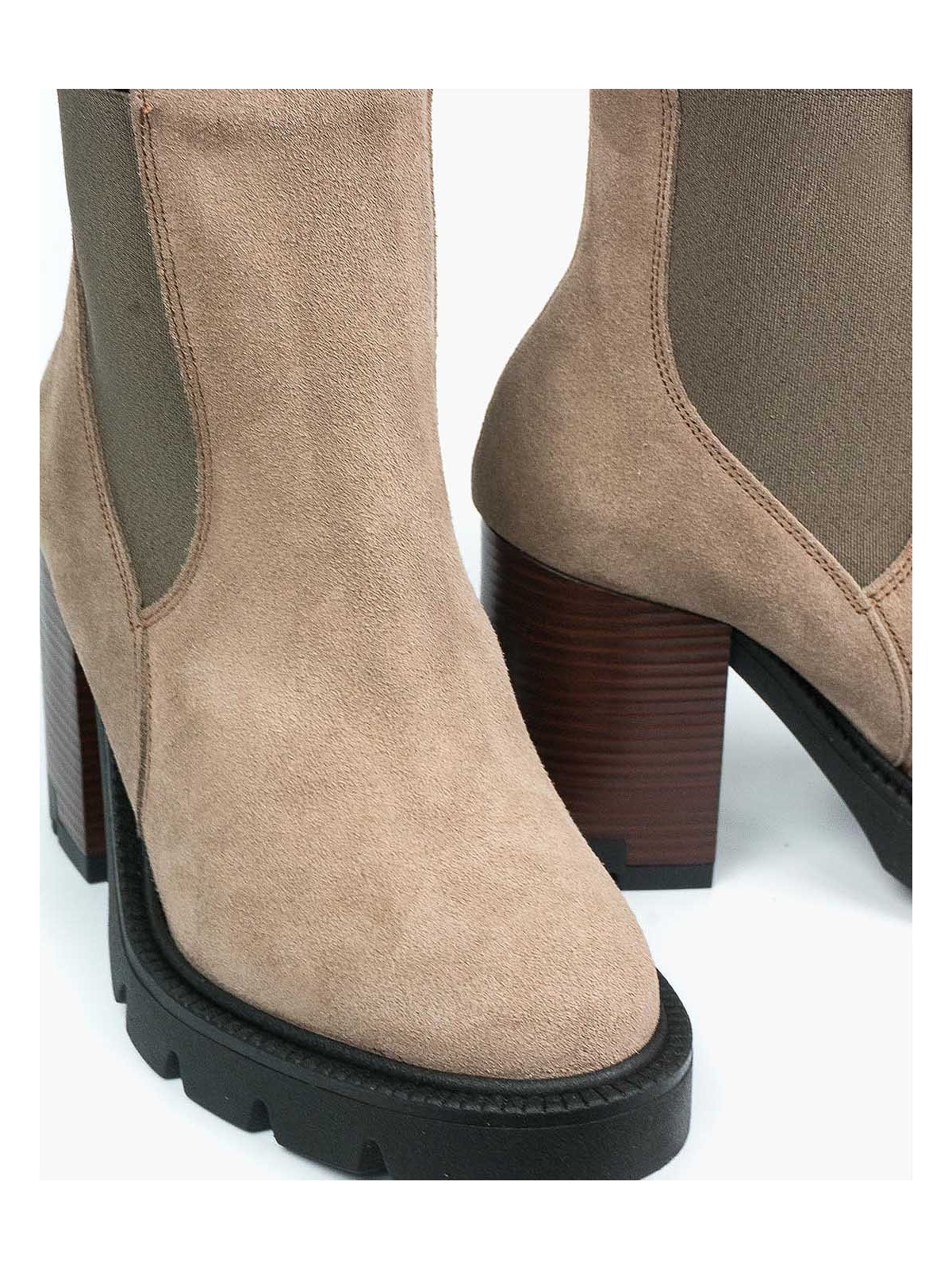 Beżowe botki damskie skórzane