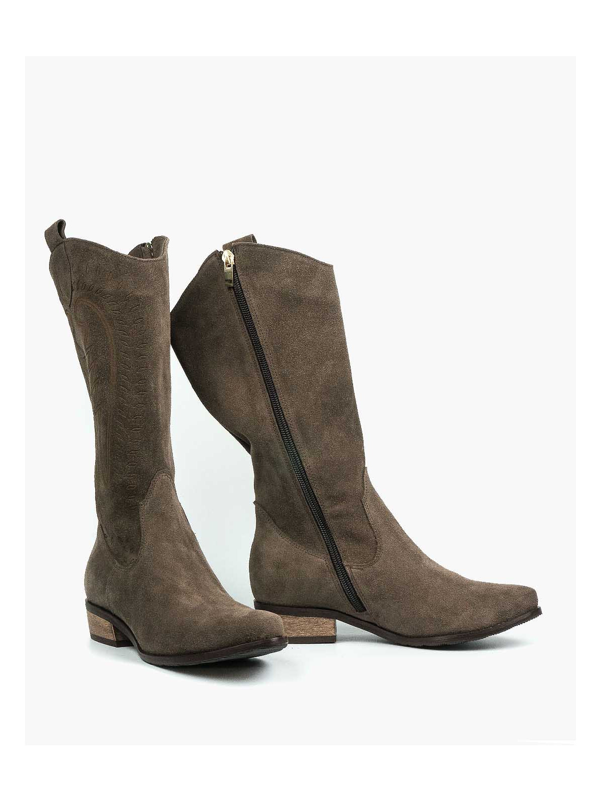 Brązowe kozaki damskie skórzane