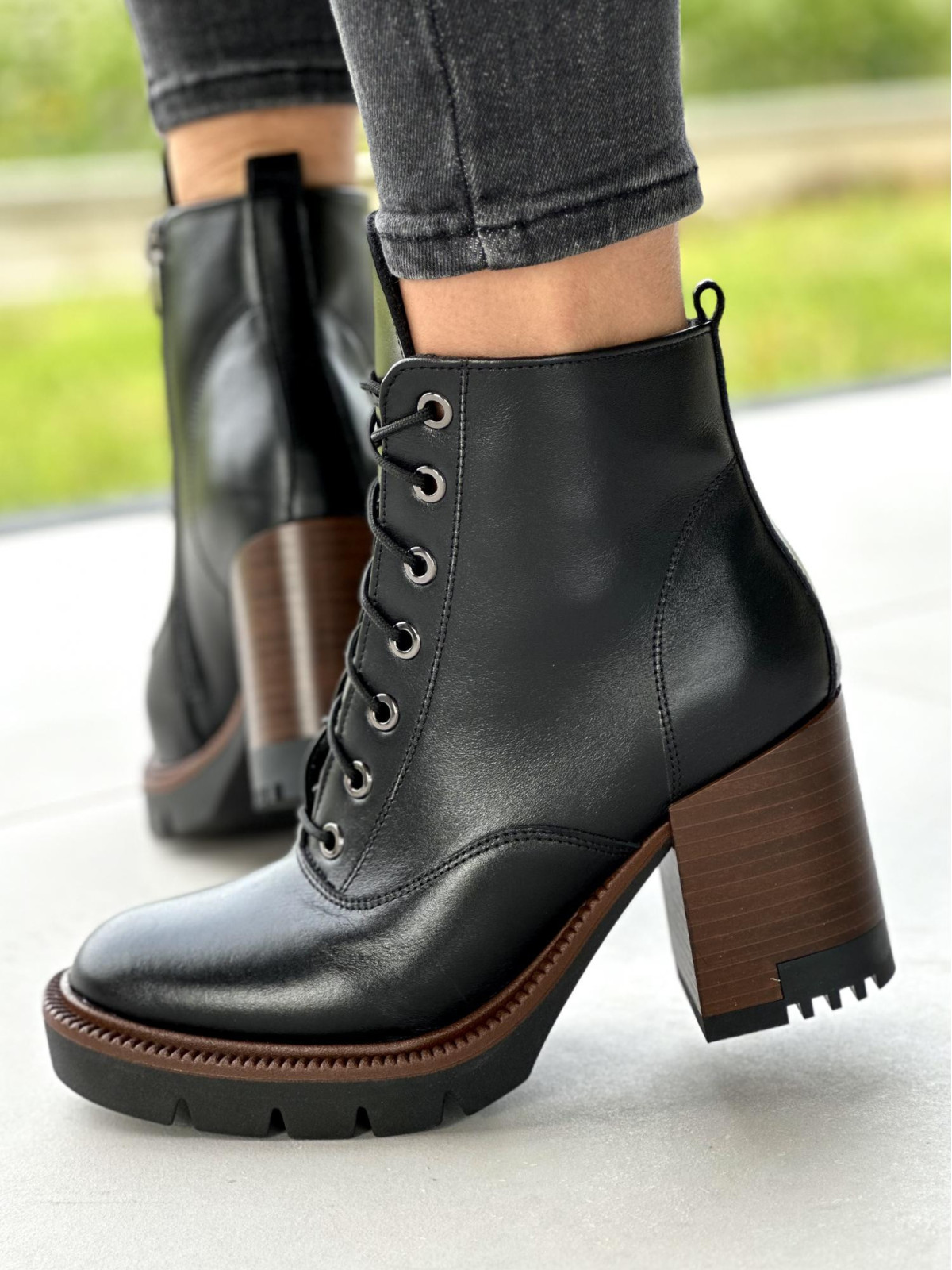 Czarne botki damskie skórzane