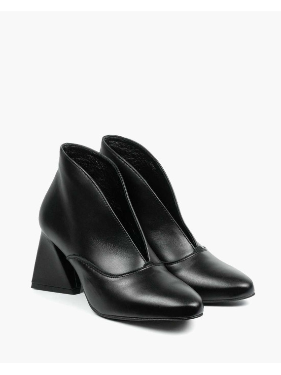 Czarne botki damskie skórzane