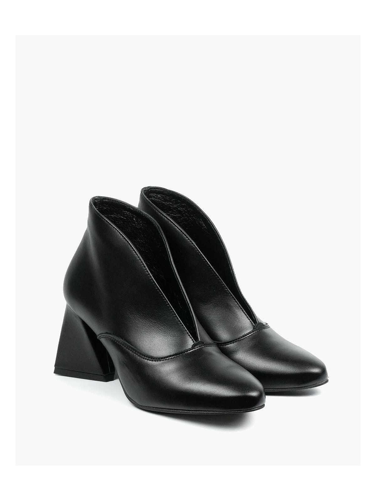 Czarne botki damskie skórzane