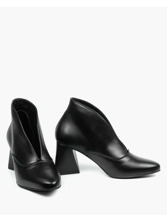 Czarne botki damskie skórzane