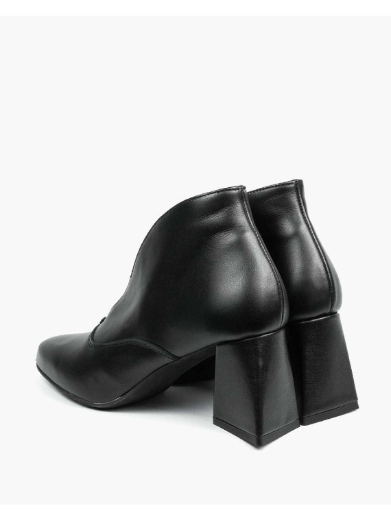 Czarne botki damskie skórzane