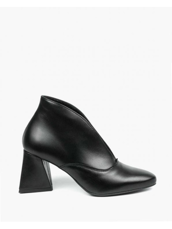 Czarne botki damskie skórzane