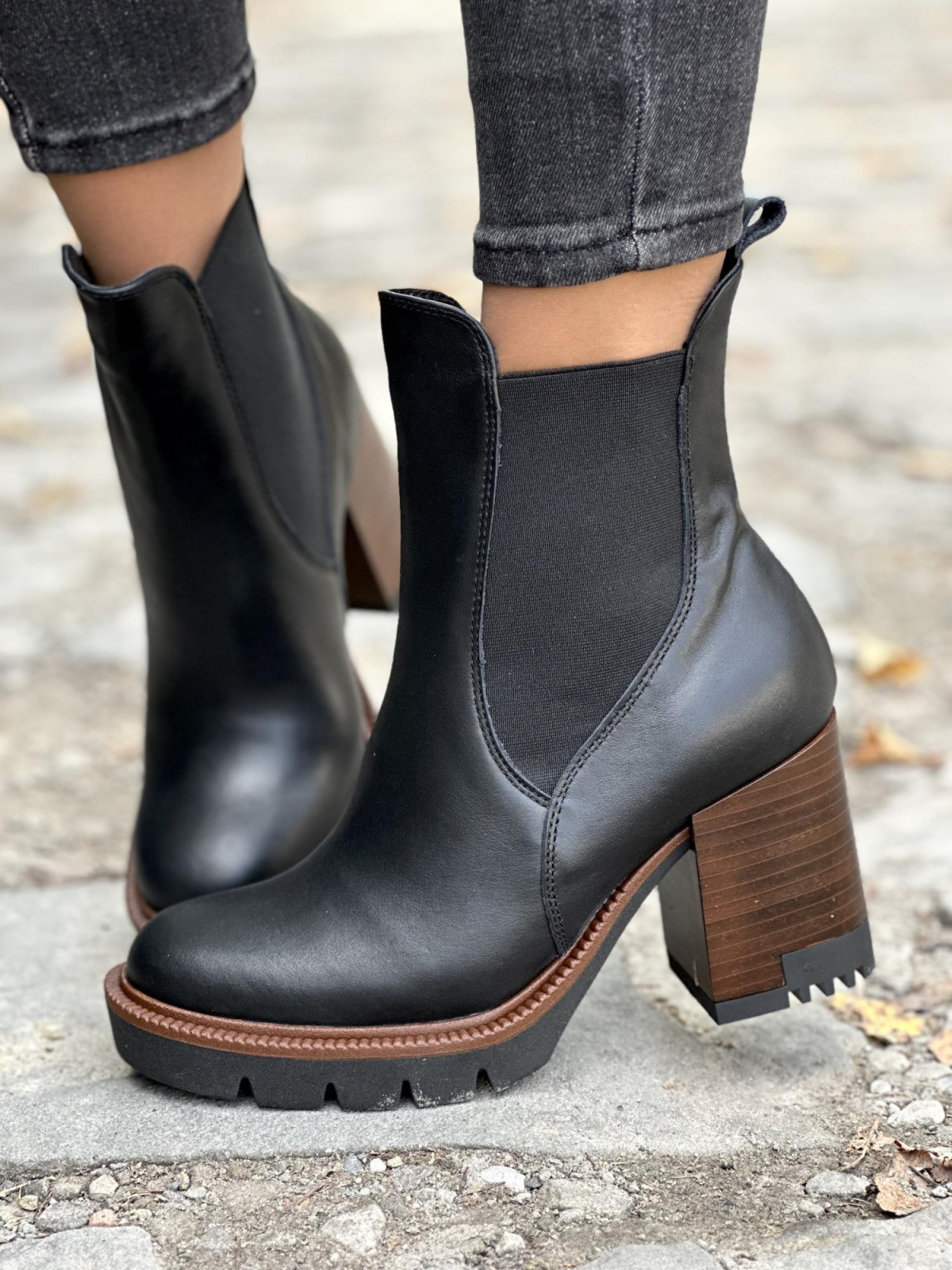 Czarne botki skórzane OLEKSY Polskiej produkcji