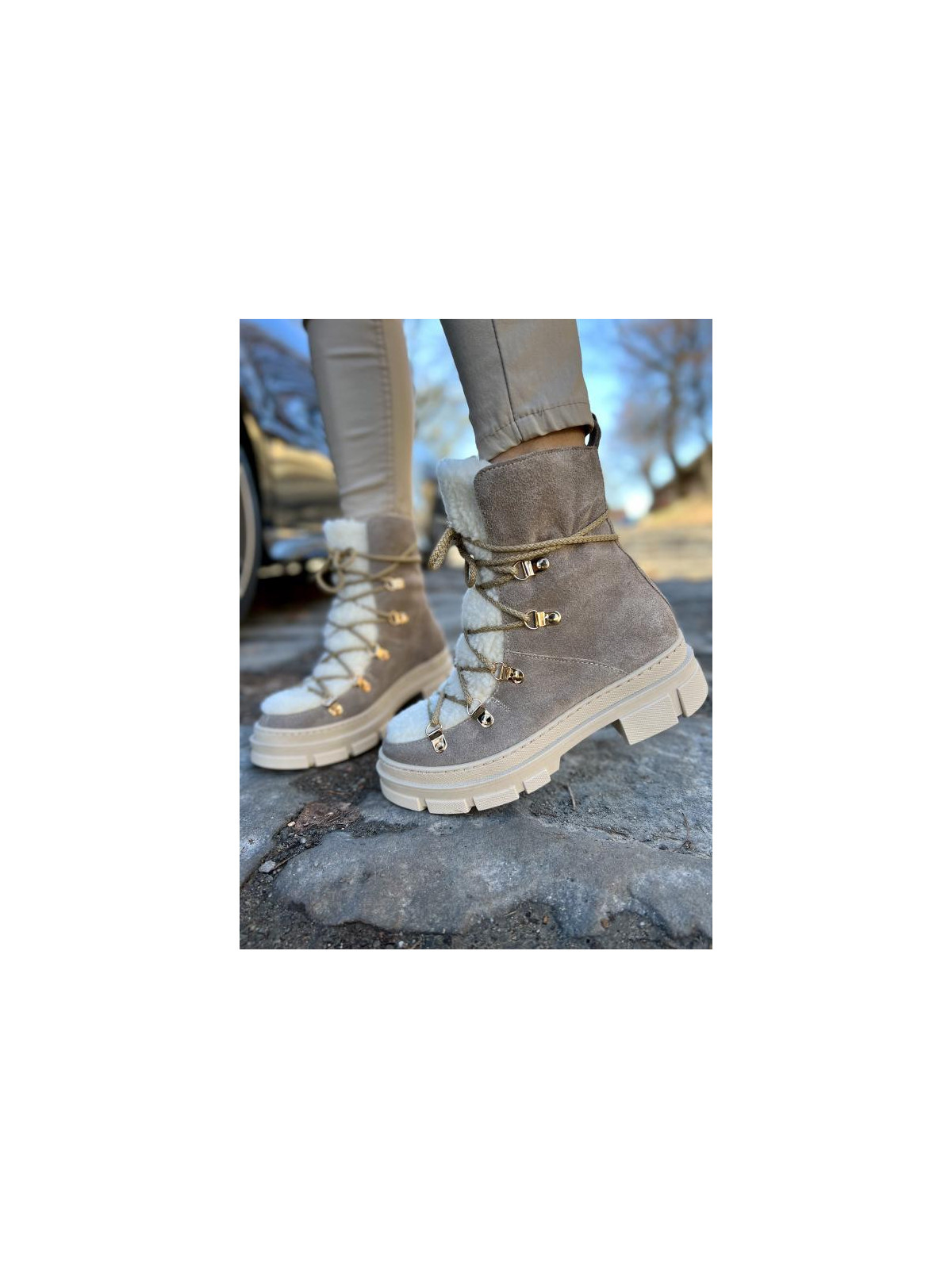 Beżowe śniegowce damskie skórzane