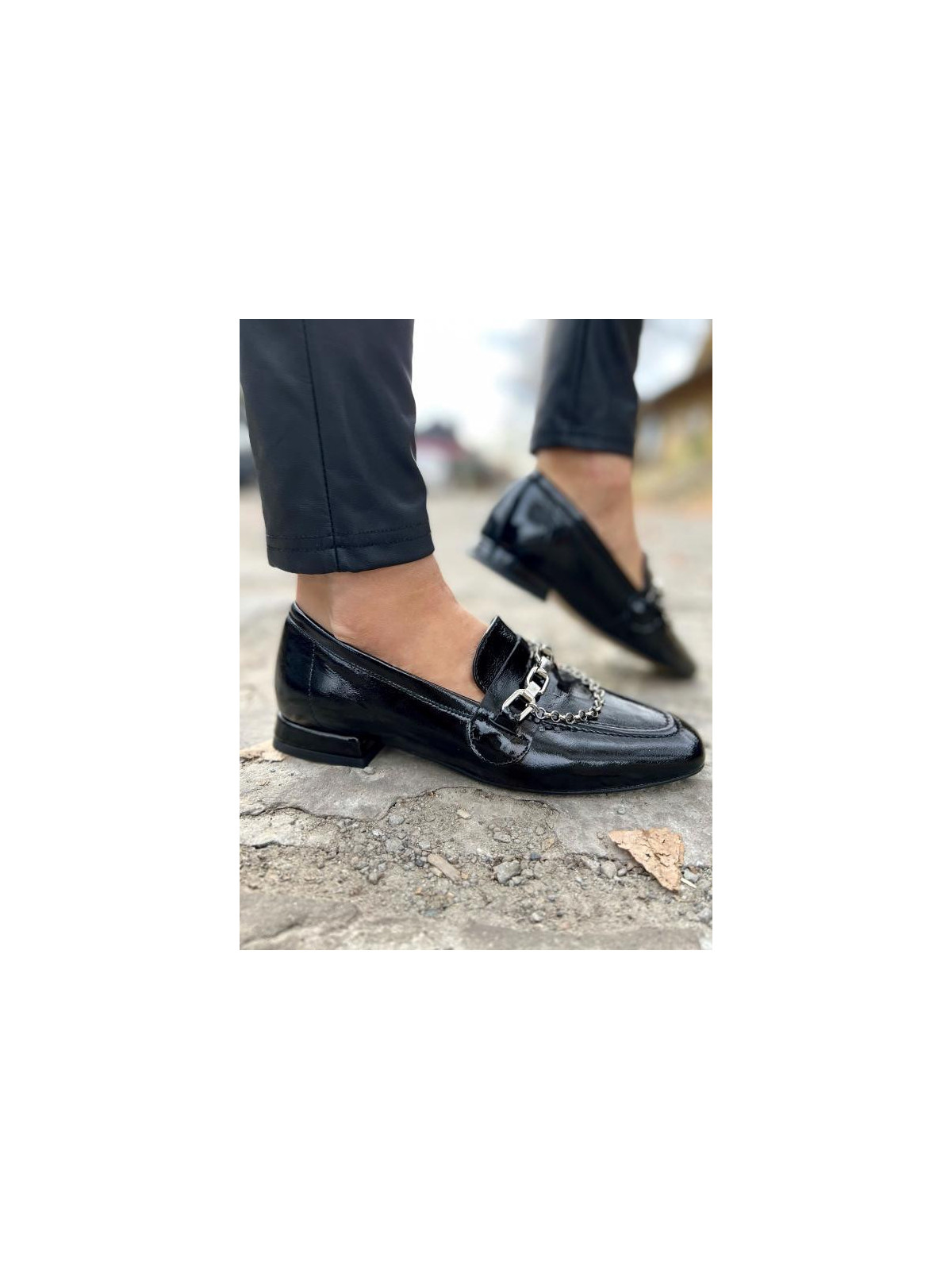 Czarne półbuty damskie skórzane