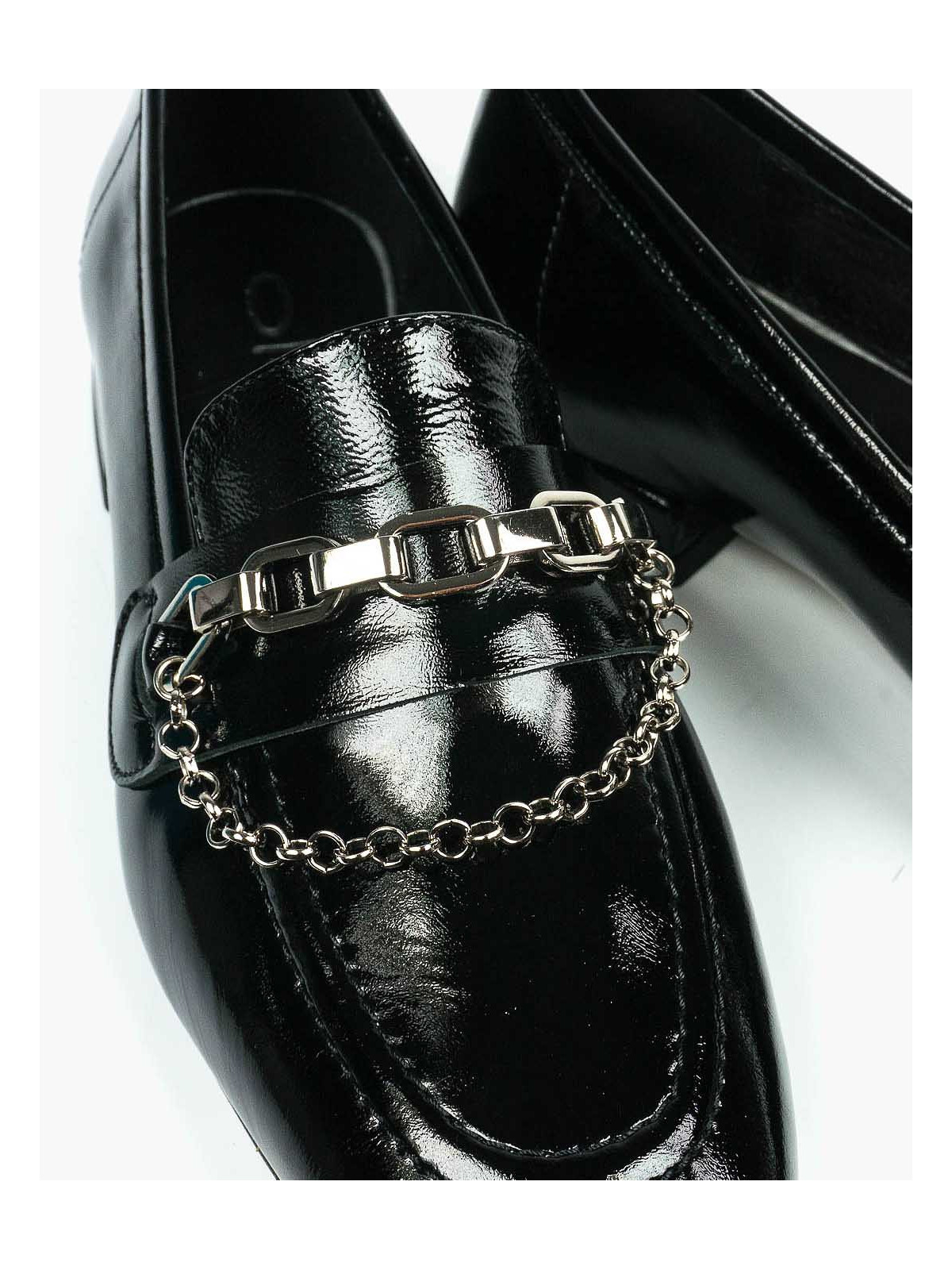 Czarne półbuty damskie skórzane