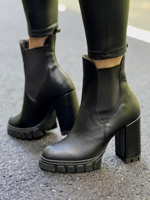 Czarne botki damskie skórzane