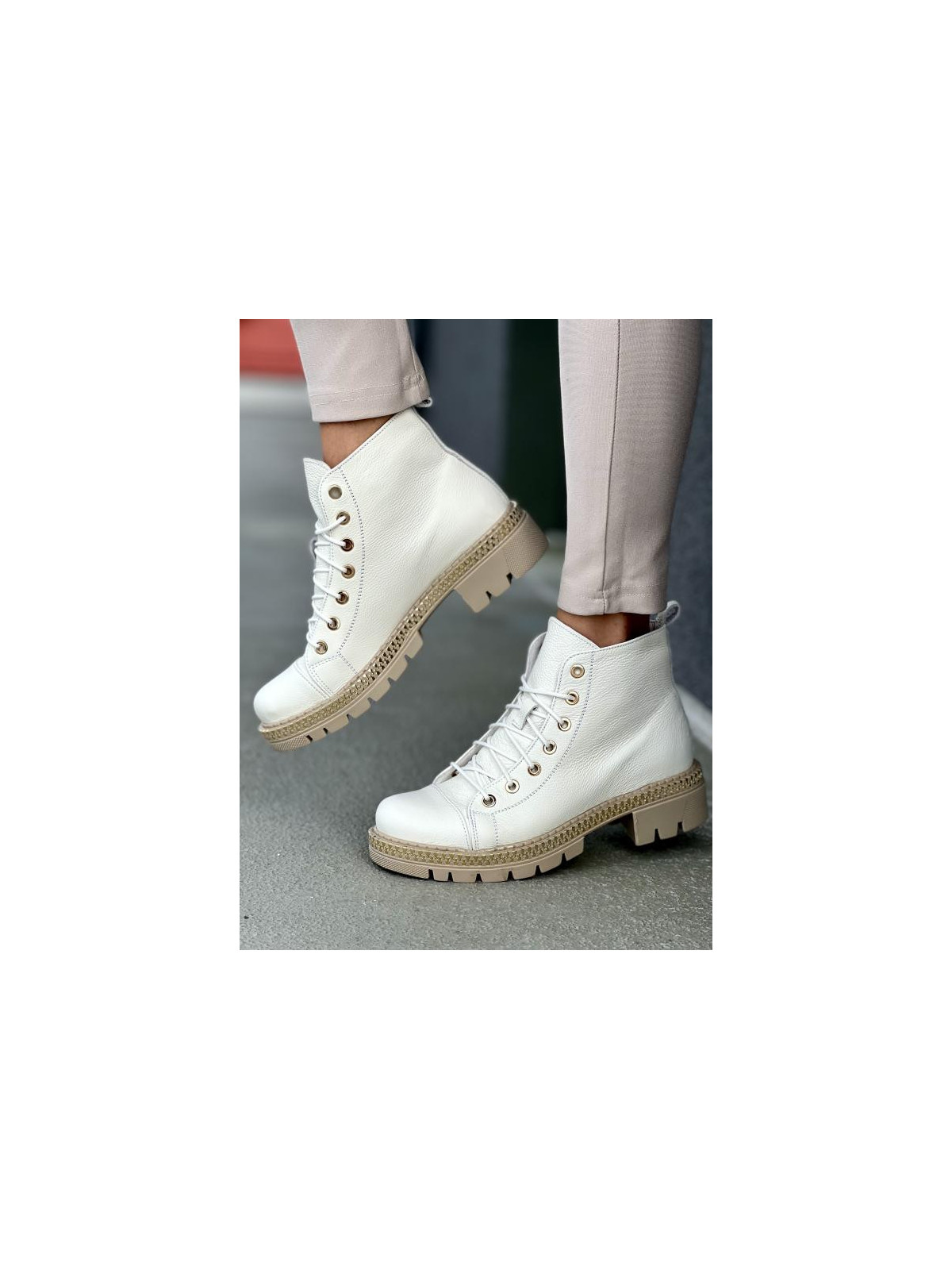 Białe trapery damskie skórzane