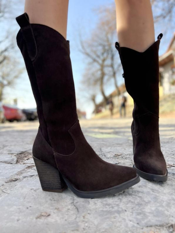 Brązowe kozaki damskie skórzane