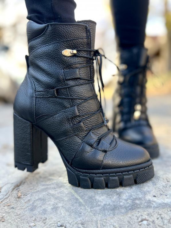 Czarne botki damskie skórzane