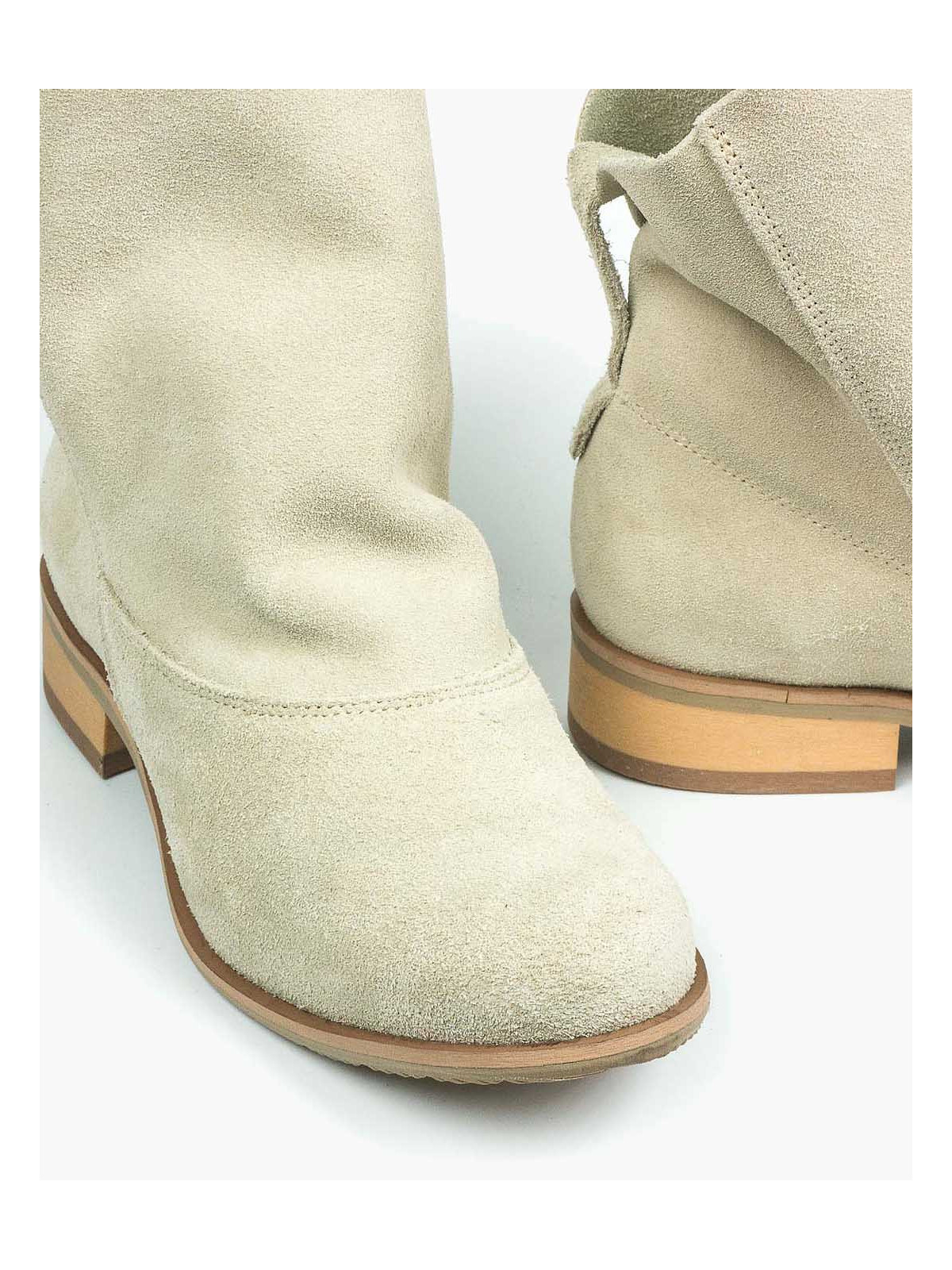 Beżowe botki damskie skórzane