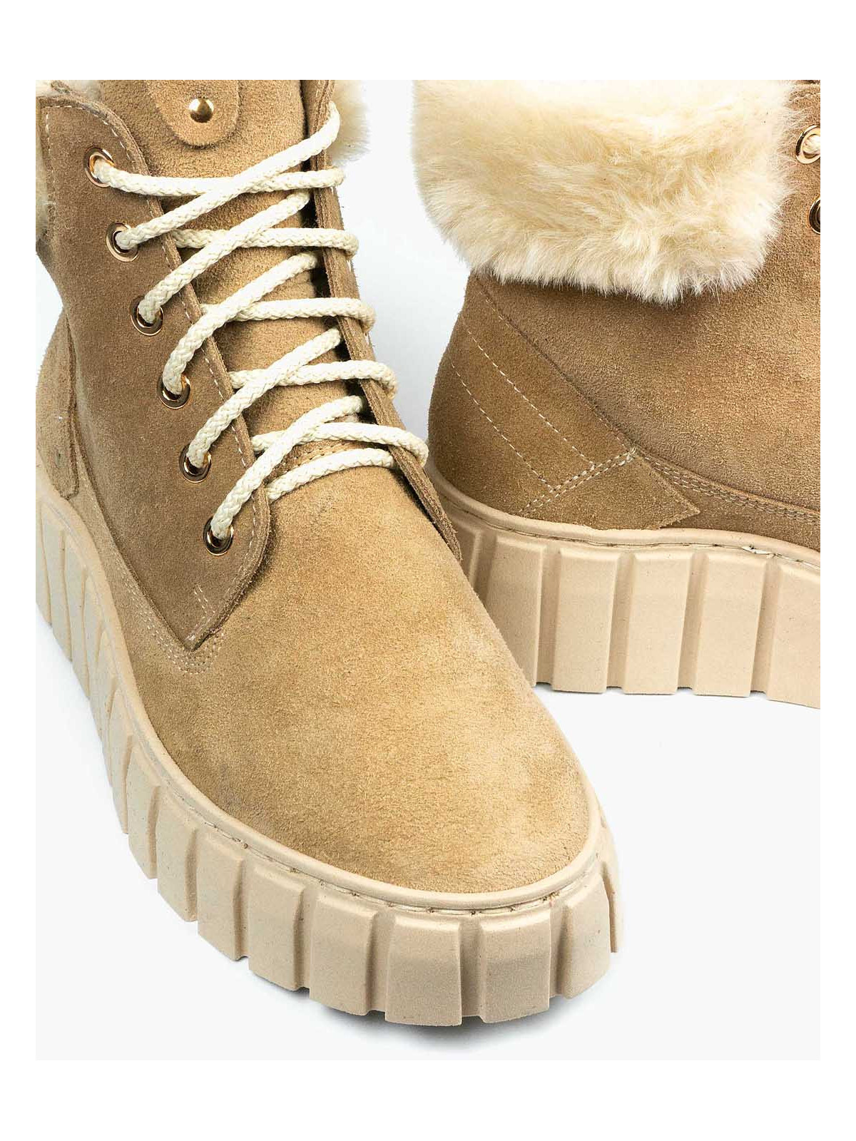 Beżowe botki damskie skórzane