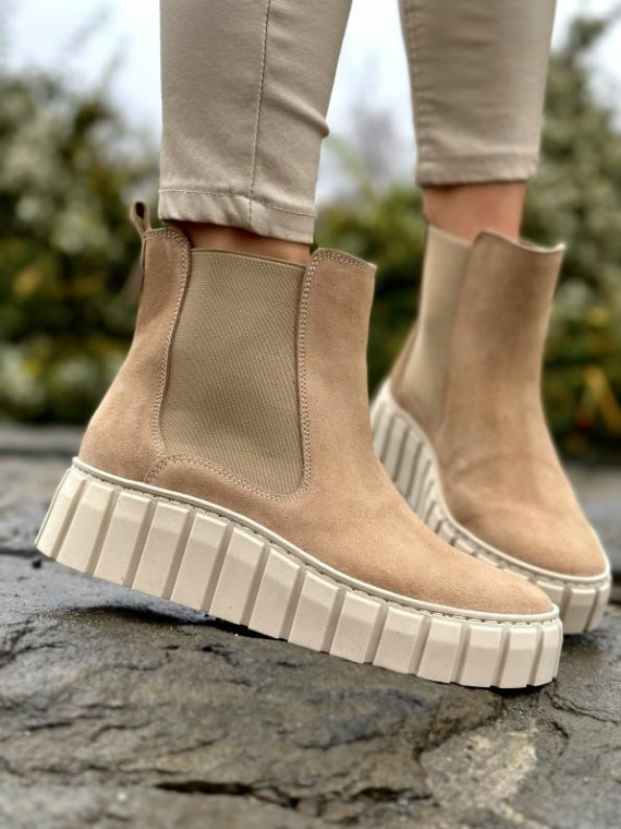 Beżowe botki damskie skórzane