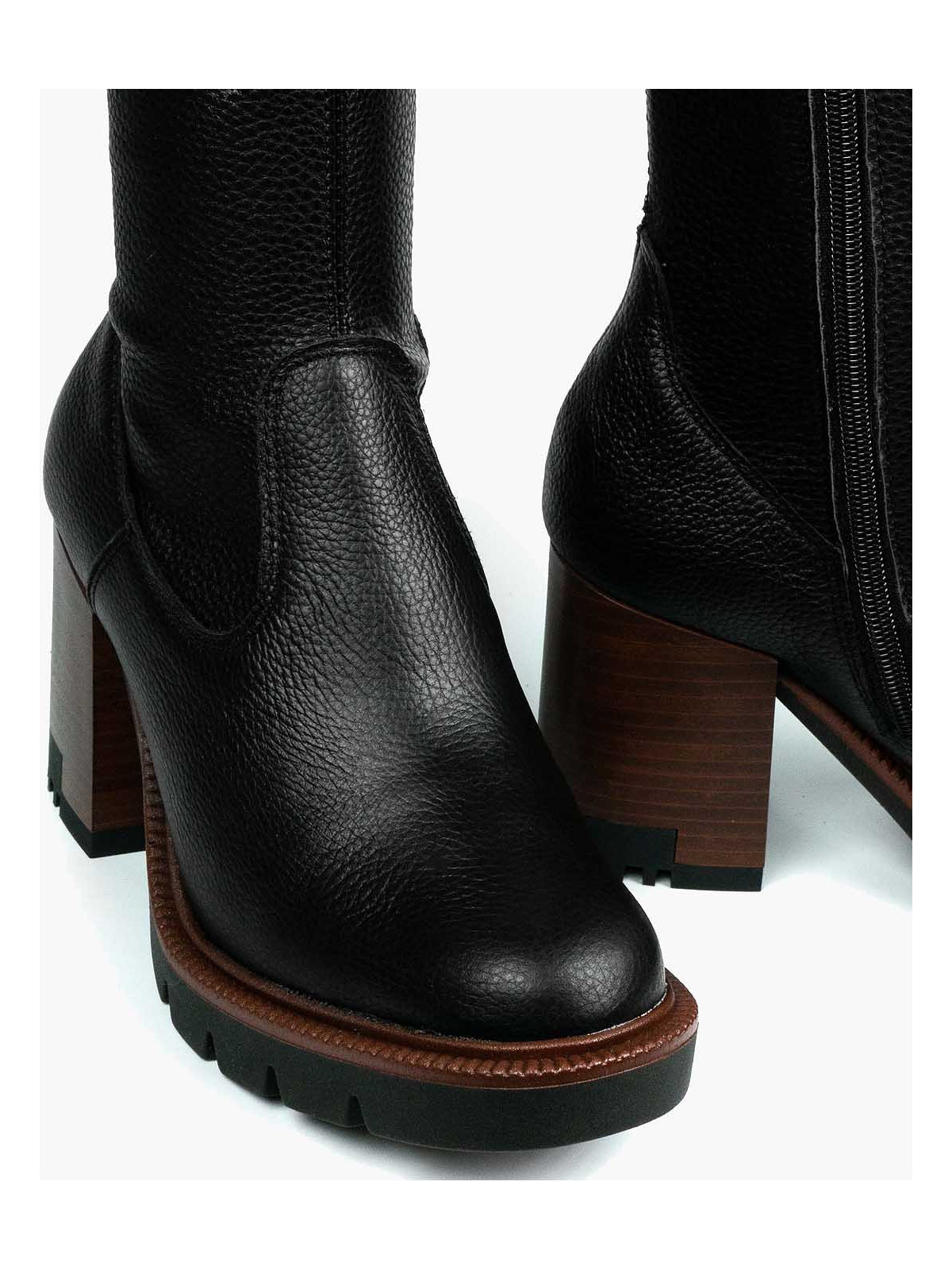 Czarne kozaki damskie skórzane