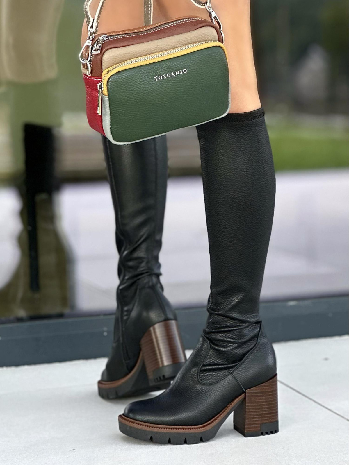 Czarne kozaki damskie skórzane