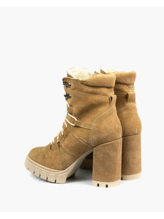 Beżowe botki damskie skórzane