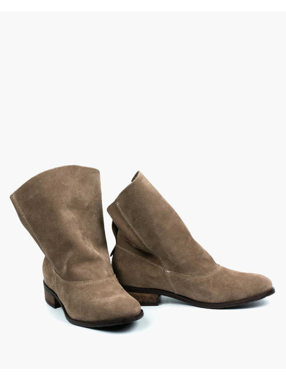 Beżowe botki damskie skórzane