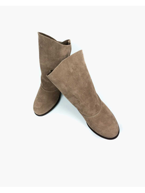 Beżowe botki damskie skórzane