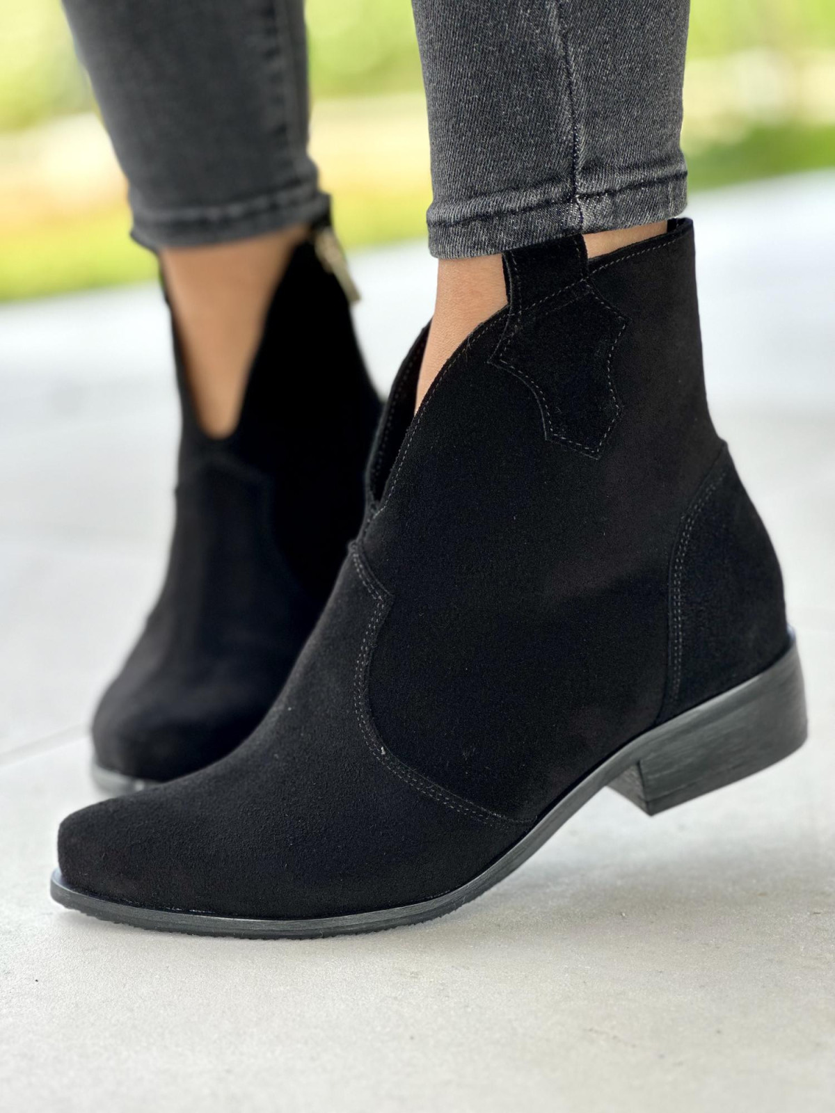 Czarne botki damskie skórzane