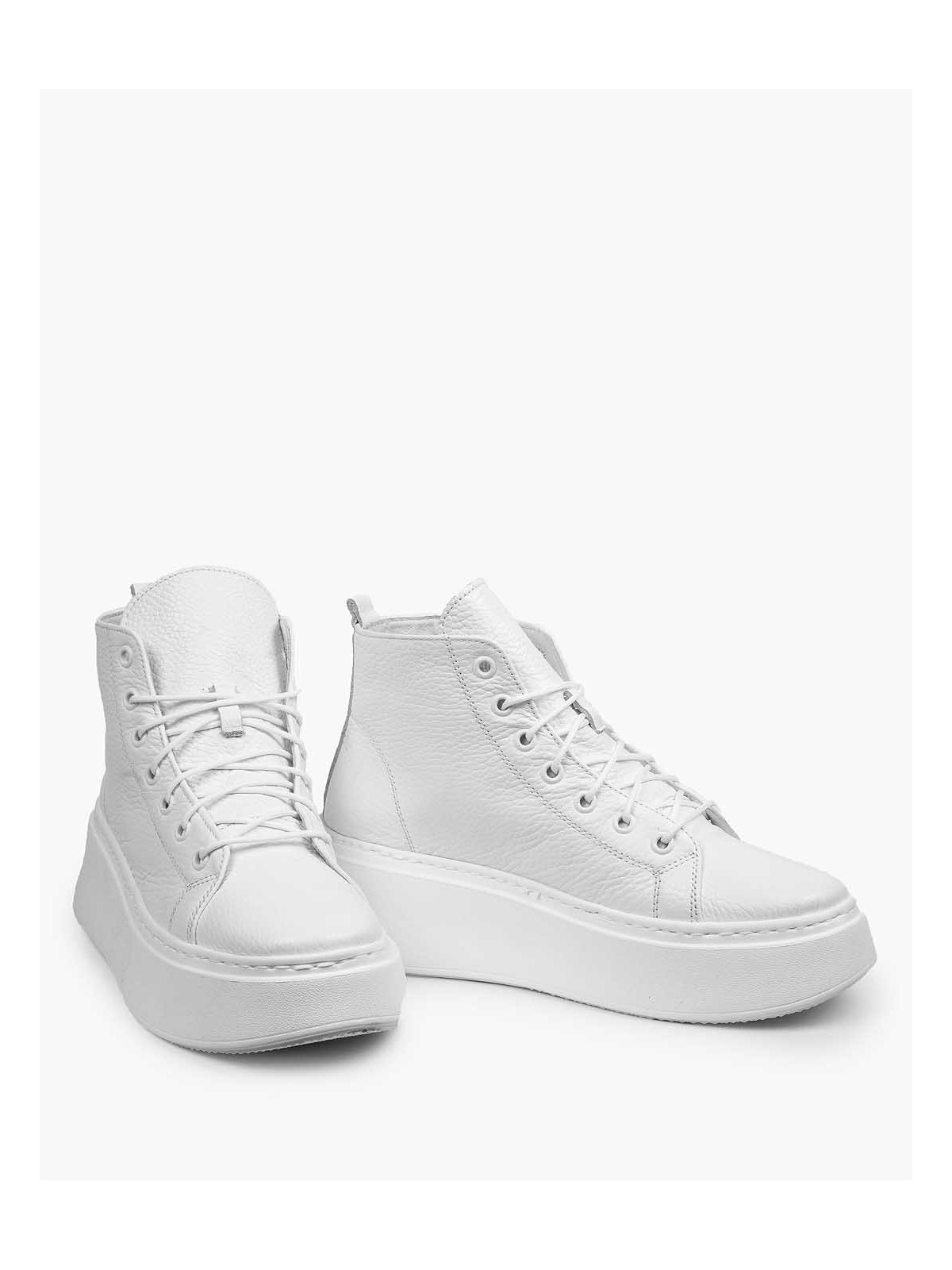 Białe trampki damskie skórzane