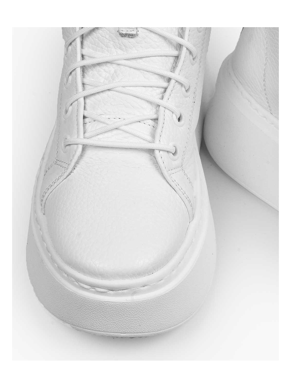 Białe trampki damskie skórzane