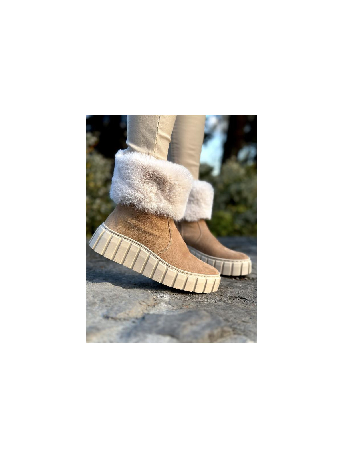 Beżowe śniegowce damskie skórzane