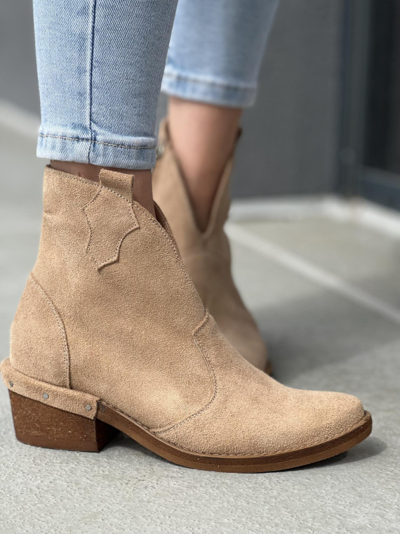 Beżowe botki damskie skórzane