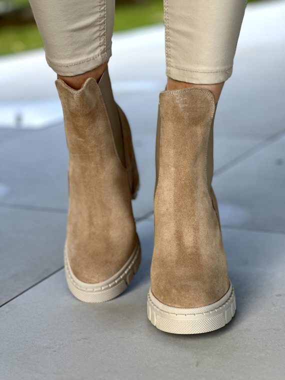 Beżowe botki damskie skórzane