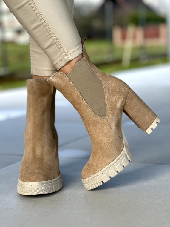 Beżowe botki damskie skórzane